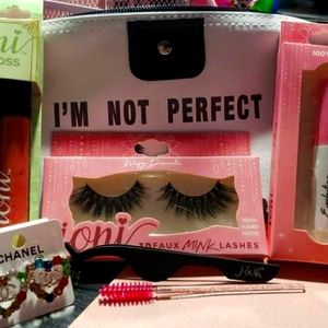 Beauty bags  12 bucks for each beauty